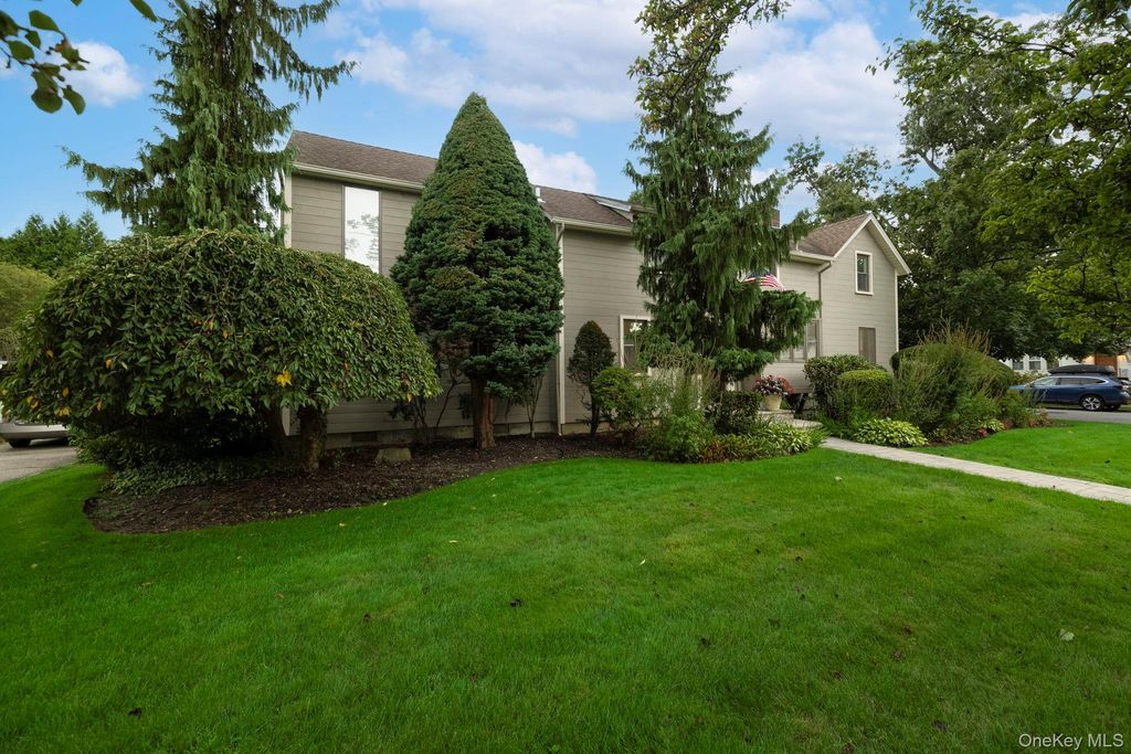 3186 William Street, Wantagh, NY 11793 — photo 5