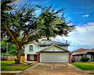 6403 W Ridgecreek Drive, Houston, TX 77489