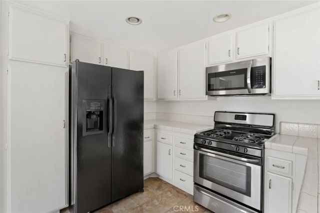 179 Conifer Circle, Oak Park, CA 91377