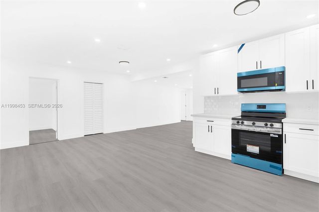 14321 Madison St, Miami, FL 33176