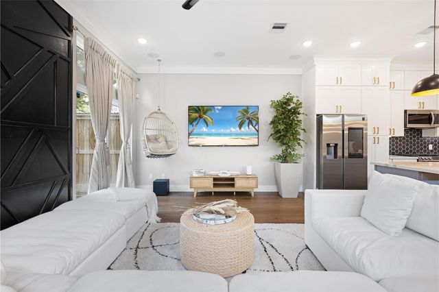 7033 Avenue L, Houston, TX 77011