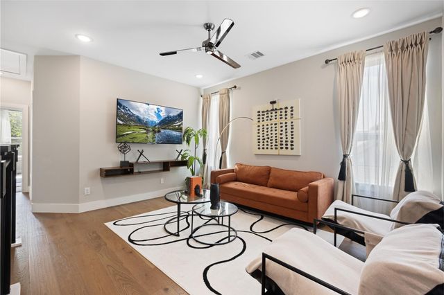 7033 Avenue L, Houston, TX 77011