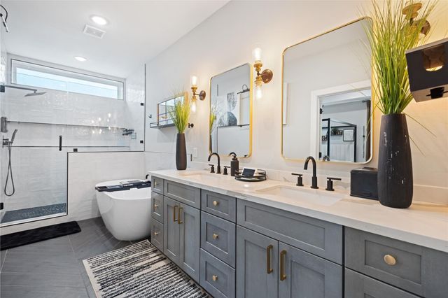 7033 Avenue L, Houston, TX 77011