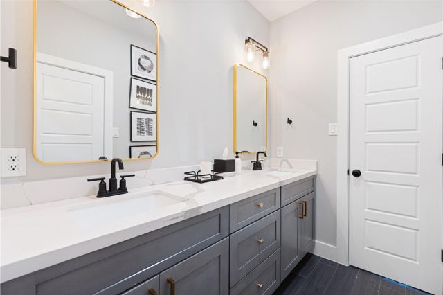 7033 Avenue L, Houston, TX 77011