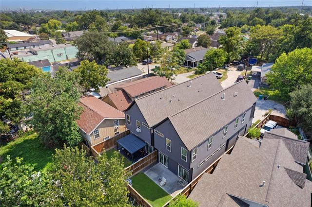 7033 Avenue L, Houston, TX 77011