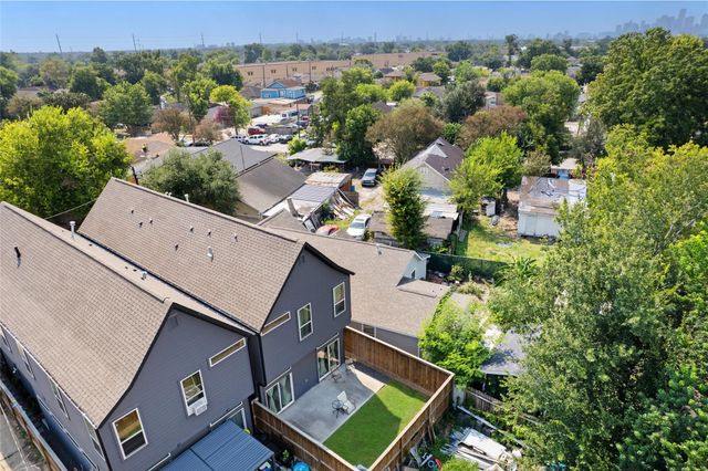 7033 Avenue L, Houston, TX 77011