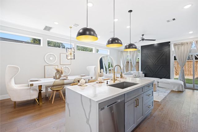 7033 Avenue L, Houston, TX 77011