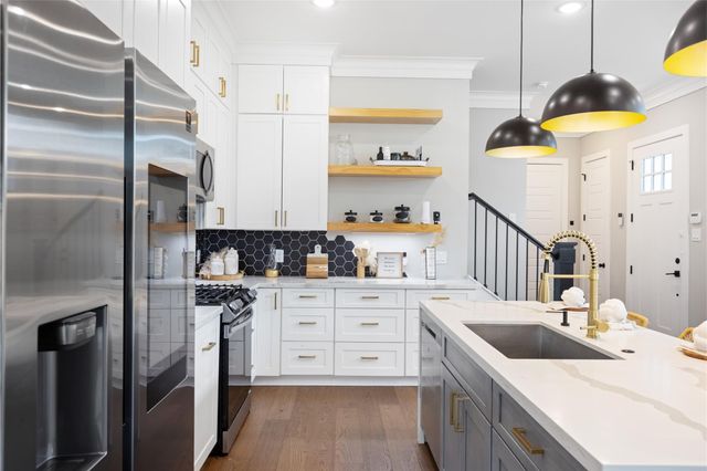 7033 Avenue L, Houston, TX 77011