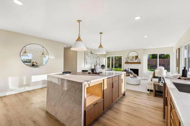 7221 Wisteria Way, Carlsbad, CA 92011
