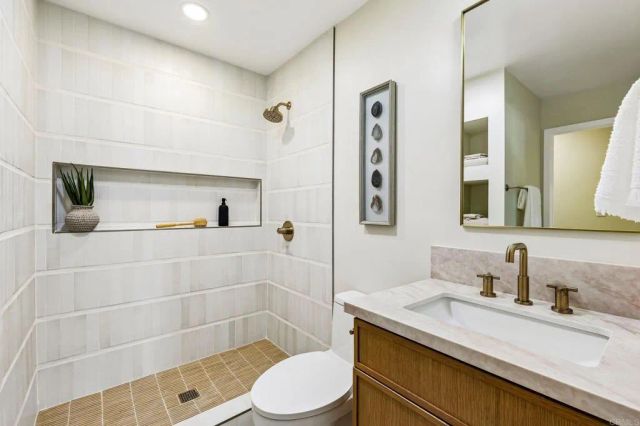 7221 Wisteria Way, Carlsbad, CA 92011