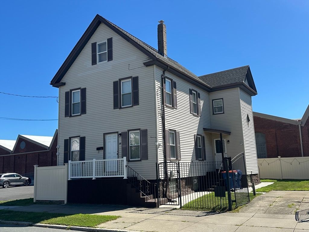 18 Edison St, New Bedford, MA 02745
