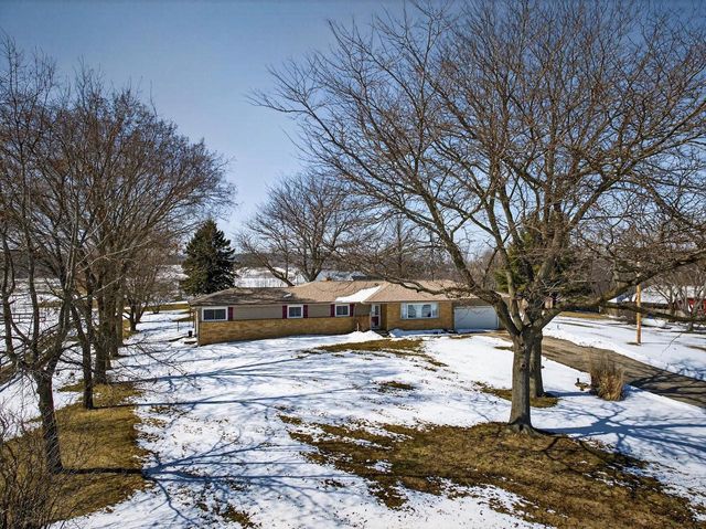 5529 Langer Road, Marshall, WI 53559