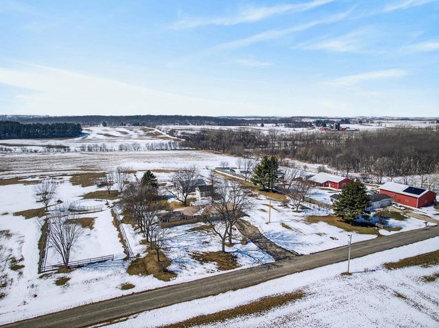 5529 Langer Road, Marshall, WI 53559