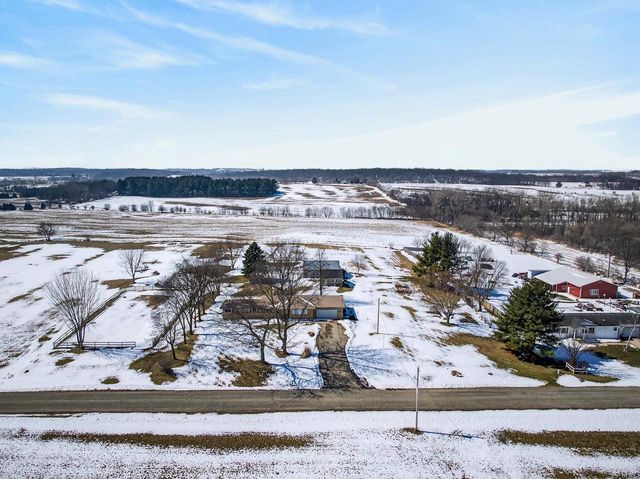 5529 Langer Road, Marshall, WI 53559