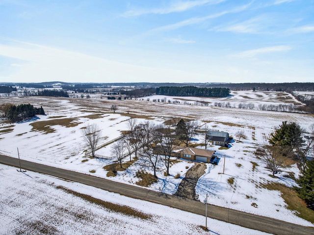 5529 Langer Road, Marshall, WI 53559
