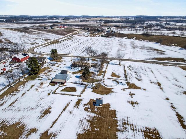5529 Langer Road, Marshall, WI 53559