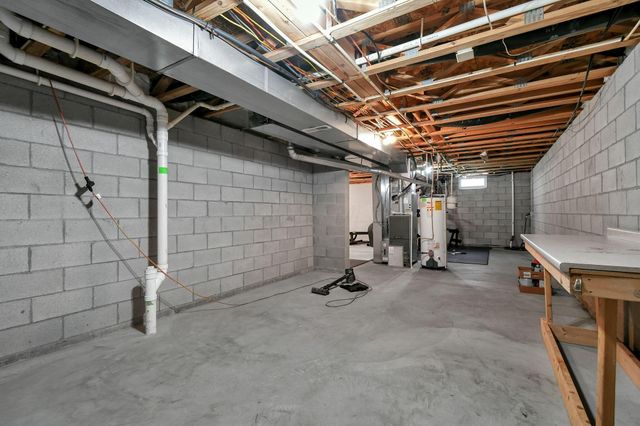 395 Quail Run Court, Newark, OH 43055