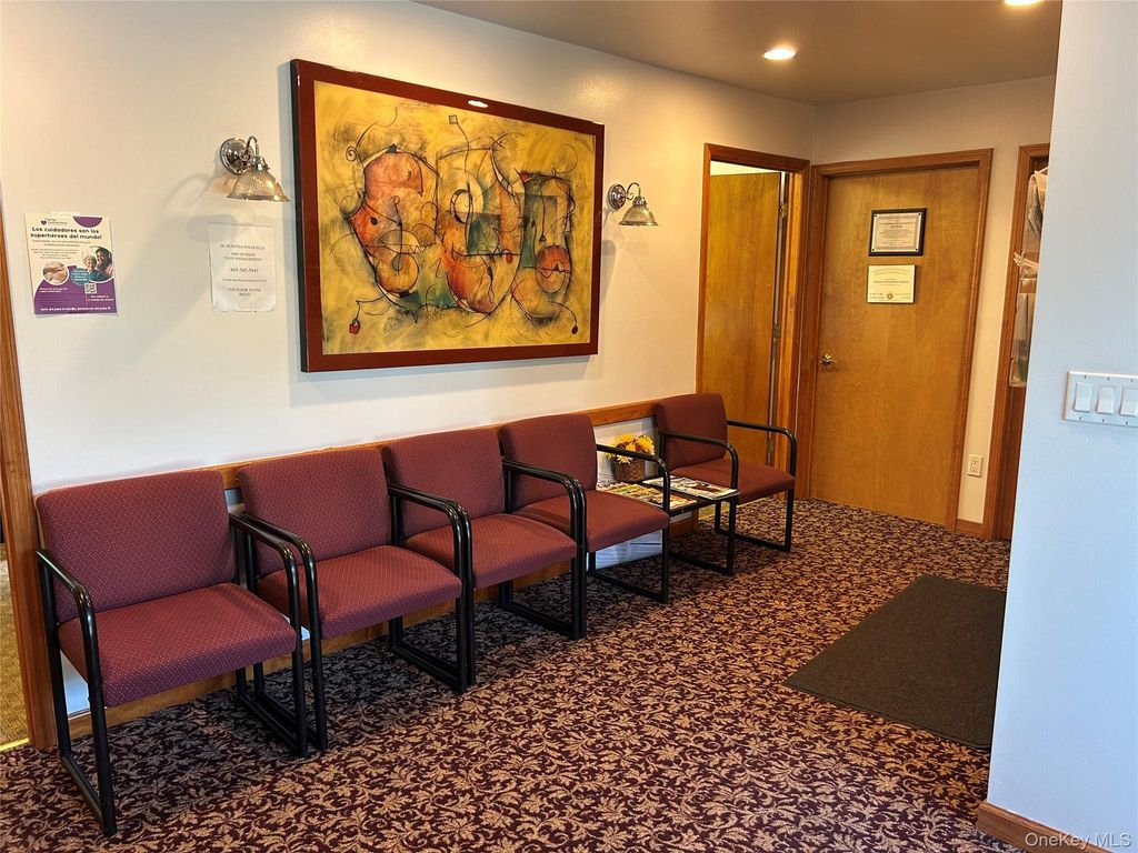 21 N Plank Road L-5, Newburgh, NY 12550 — photo 4
