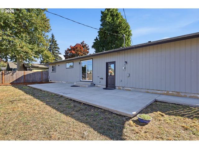 34121 EL MANOR Ave, Eugene, OR 97405