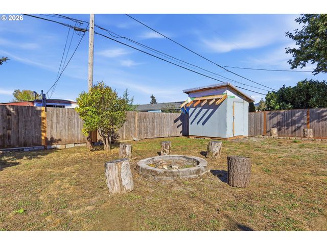 34121 EL MANOR Ave, Eugene, OR 97405
