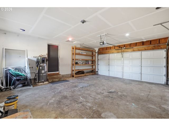 34121 EL MANOR Ave, Eugene, OR 97405