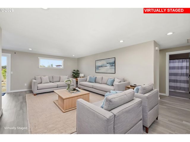 34121 EL MANOR Ave, Eugene, OR 97405
