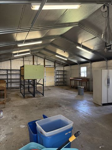 104 College St, S, Cowan, TN 37318