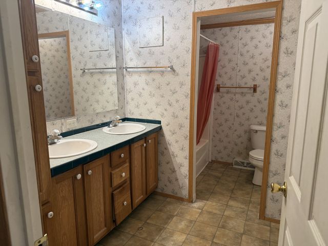 104 College St, S, Cowan, TN 37318