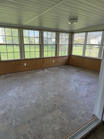 104 College St, S, Cowan, TN 37318