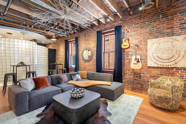 219 2nd Ave N Ste 200, Nashville, TN 37201