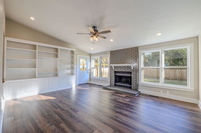 1757 VINTON AVE, Memphis, TN 38104