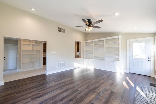 1757 VINTON AVE, Memphis, TN 38104