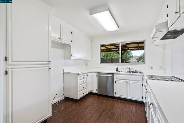 3020 Windsor Dr, Antioch, CA 94509