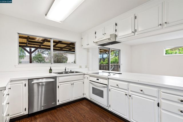 3020 Windsor Dr, Antioch, CA 94509