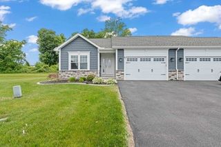 61 Kirkdale Circle, Greece, NY 14612