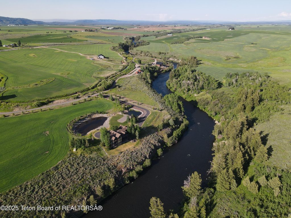 3944 SCHAEFER Lane, Ashton, ID 83420 photo 17