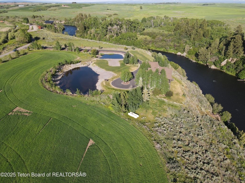 3944 SCHAEFER Lane, Ashton, ID 83420 photo 4