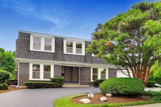 1225 Laurel Avenue, Deerfield, IL 60015