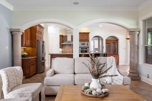 4447 Chateau Creek Way, Spring, TX 77386