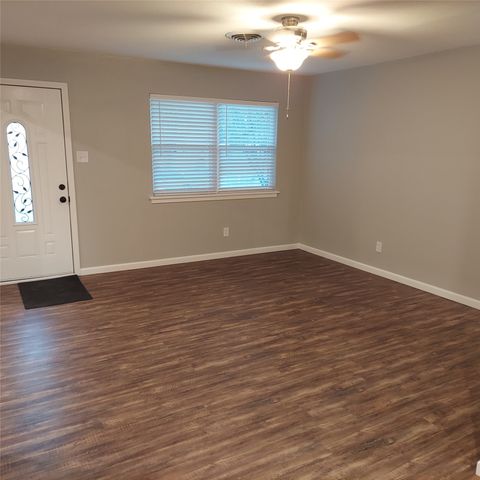 410 Hillcrest Street, Mansfield, TX 76063