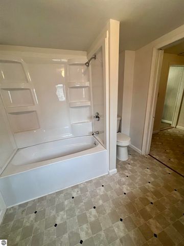 526 Hannah Avenue, Alma, MI 48801