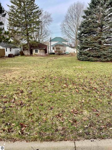 526 Hannah Avenue, Alma, MI 48801