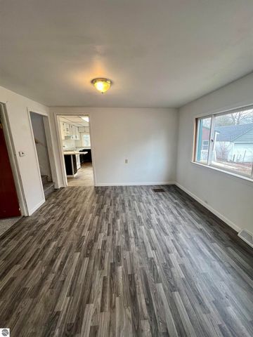 526 Hannah Avenue, Alma, MI 48801
