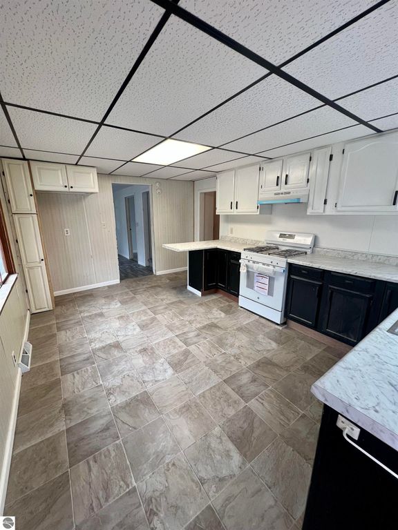 Image 3 of property listing at 526 Hannah Avenue, Alma, MI 48801