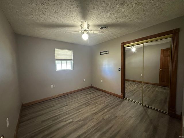 540 NE F Street, Linton, IN 47441