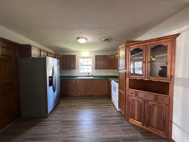 540 NE F Street, Linton, IN 47441