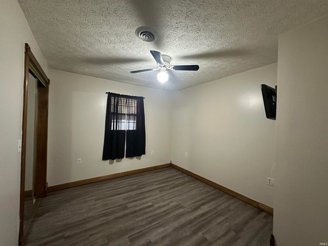 540 NE F Street, Linton, IN 47441