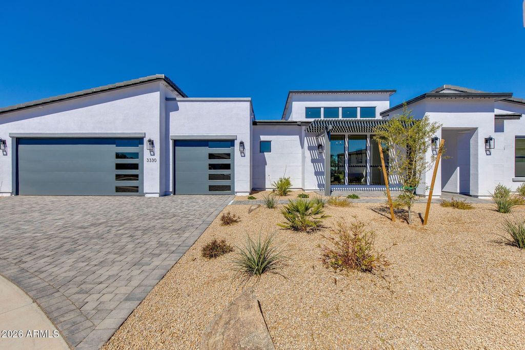 Image 1 of property listing at 3330 W DESERT DAWN Drive, Phoenix, AZ 85083