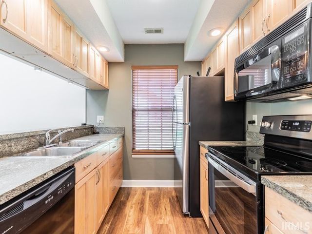 5611 Maple Lane, Newburgh, IN 47630