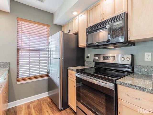 5611 Maple Lane, Newburgh, IN 47630